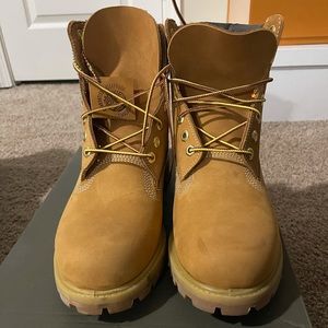Men’s Size 10 Timberland Boots